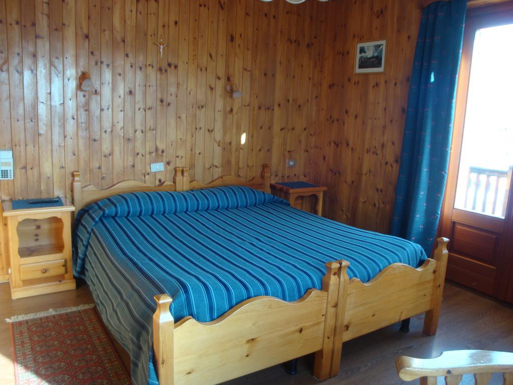 Hotel Alpe Fleurie Champoluc Eksteriør billede