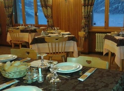Hotel Alpe Fleurie Champoluc Eksteriør billede